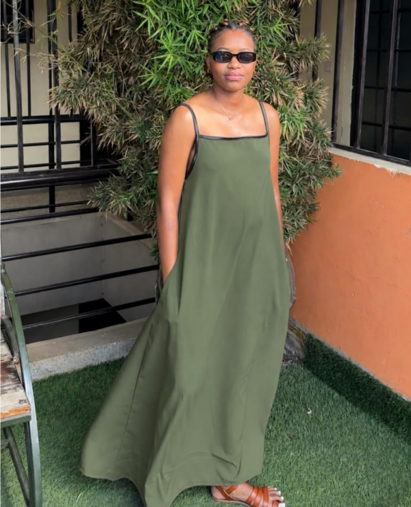 19 Zalen Maxi Dress (Flowy)